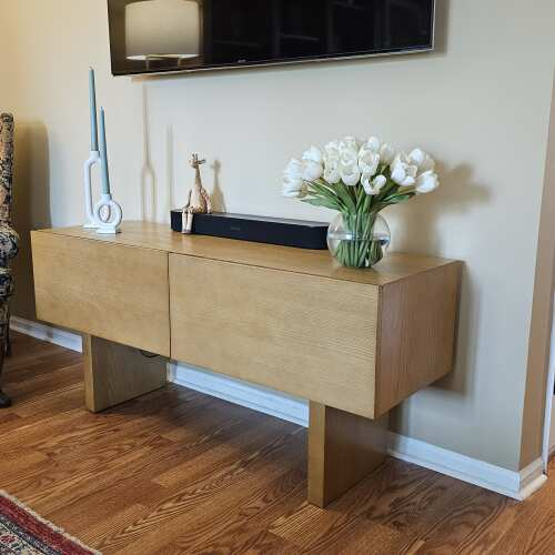 Minimalist Oak Finish Media Console – Modern Floating-Style Sideboard